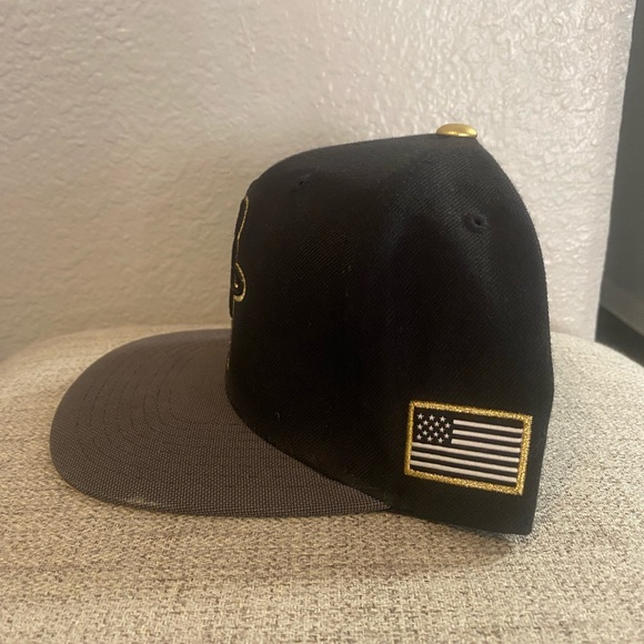 Houston Rockets SnapBack (Official Mitchell & Ness) - Picture 3 of 8